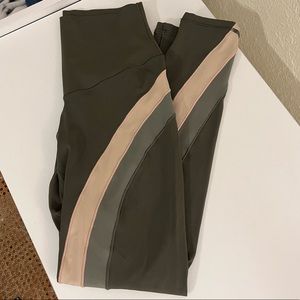 Aerie Green Patterned Leggings Size Small